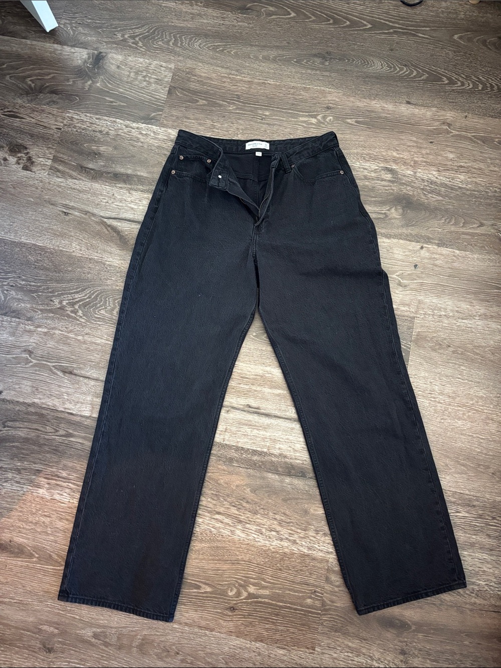 Abercrombie High-Rise Straight Leg Jeans - Women